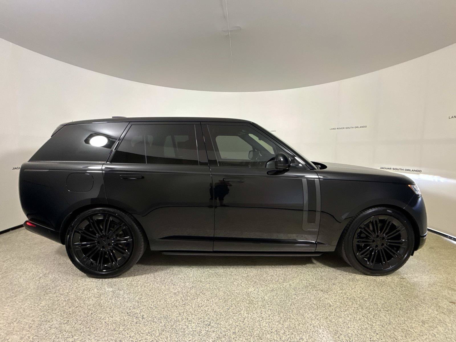 New 2026 Land Rover Range Rover Autobiography AWD/4WD image 6