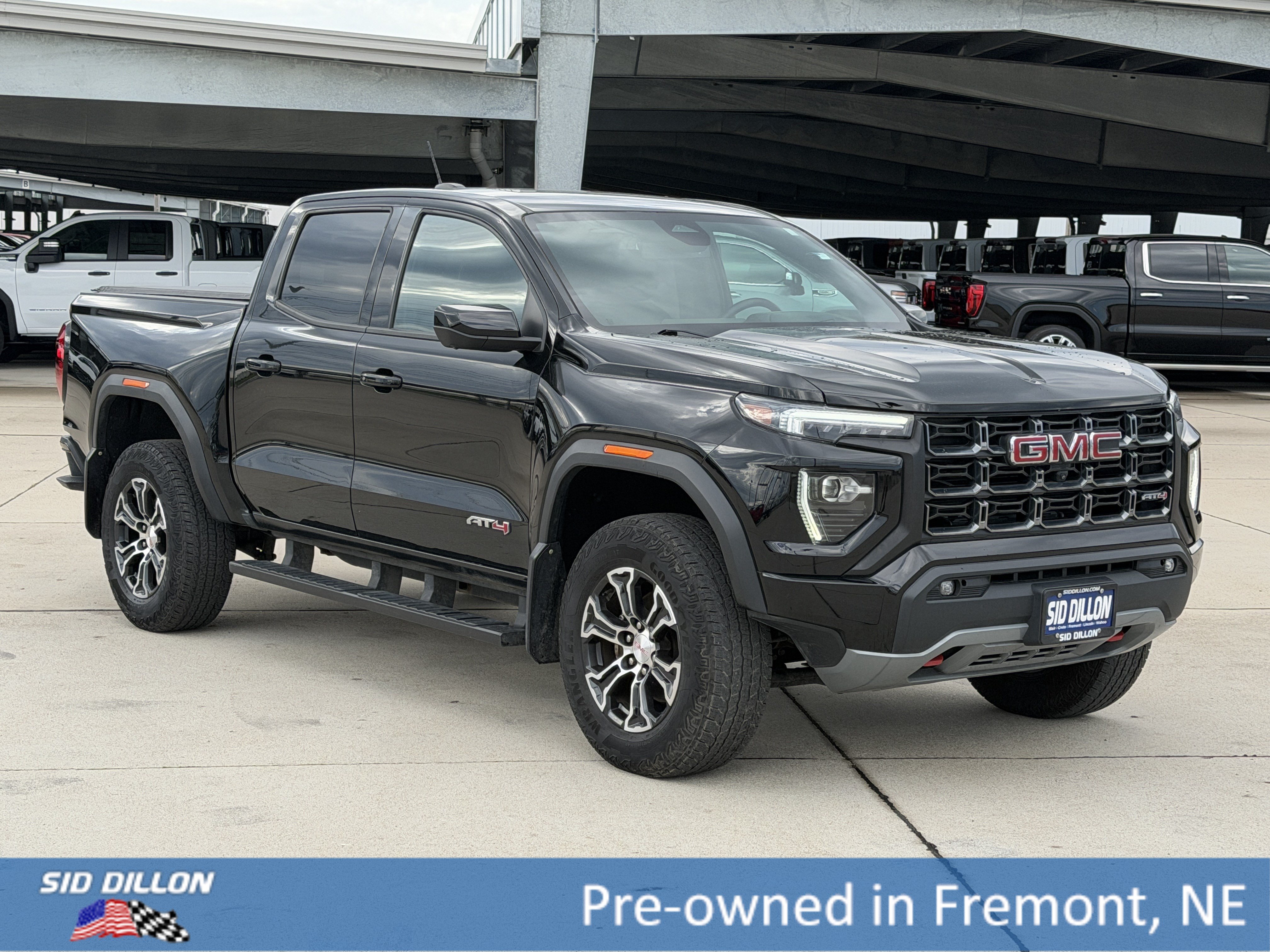 Certified 2023 GMC Canyon AT4 w/ AT4 Premium Package AWD/4WD image 2