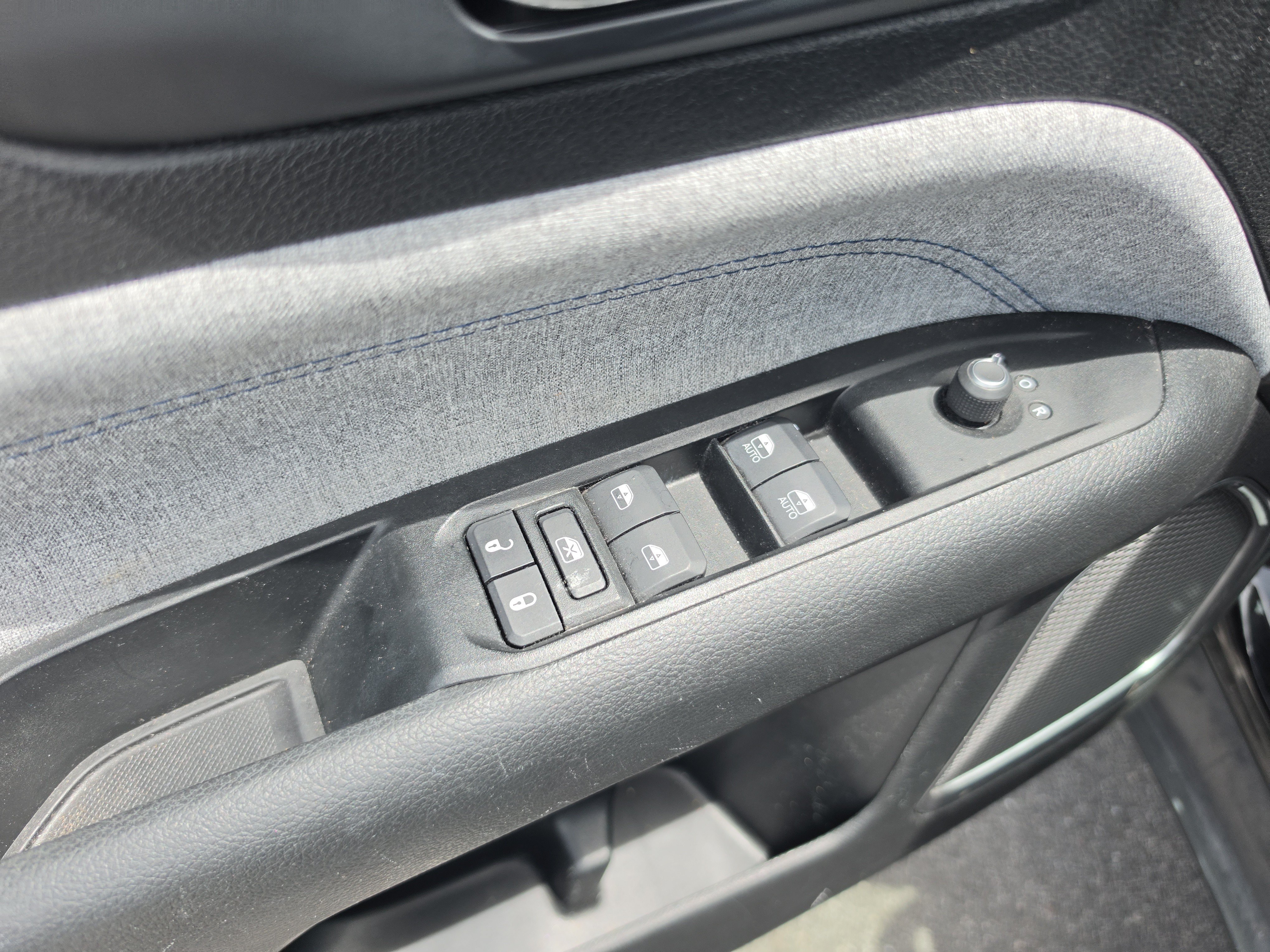 Used 2022 Jeep Compass Latitude FWD image 17