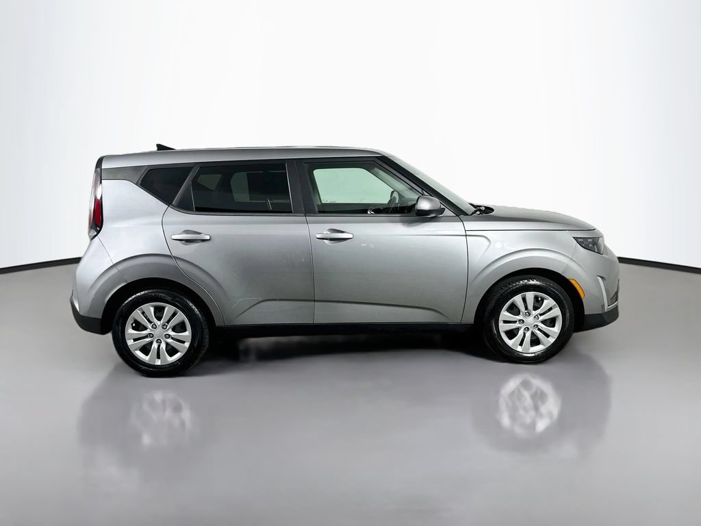 Used 2023 Kia Soul LX FWD image 7