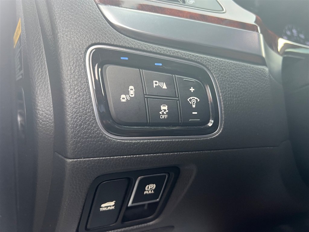 Used 2015 Hyundai Equus Signature RWD image 35