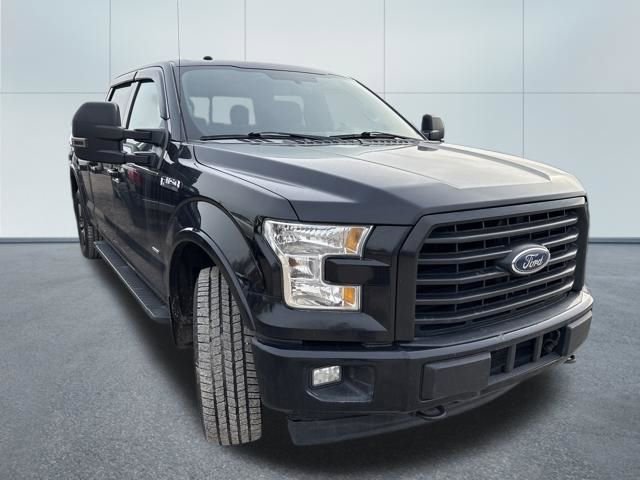 Used 2017 Ford F150 XLT w/ Equipment Group 302A Luxury image 4