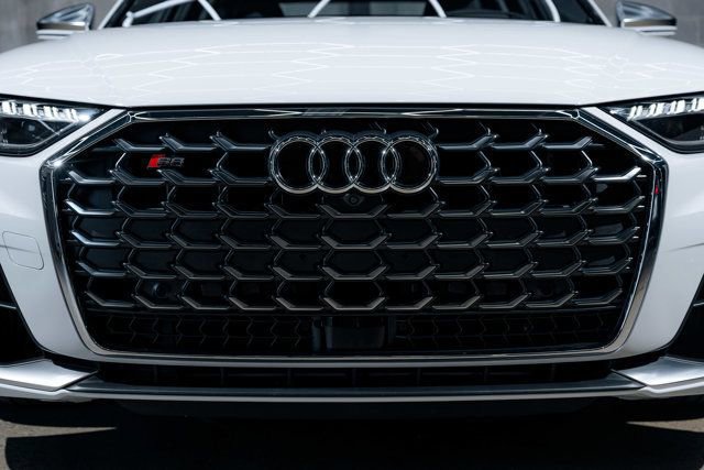 Used 2023 Audi S8 image 30