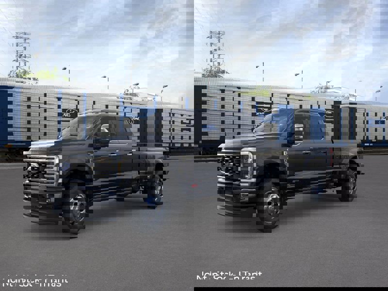 New 2026 Ford F350 4x4 Crew Cab DRW Super Duty image 1