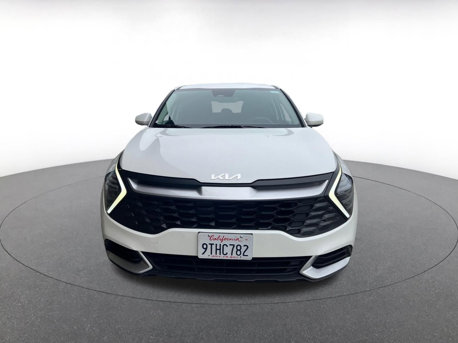 Used 2025 Kia Sportage LX image 2