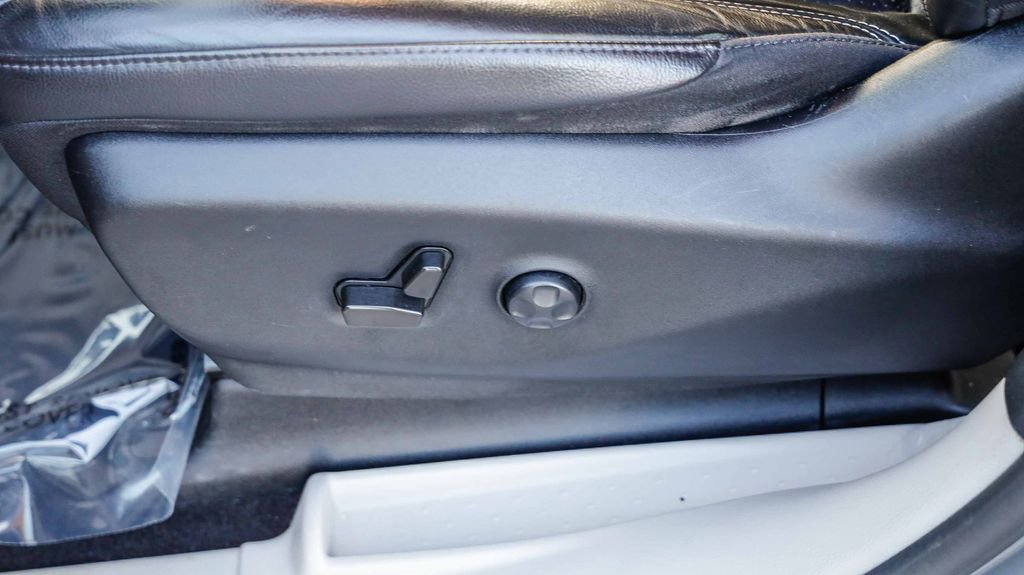 Used 2022 Chrysler Pacifica Touring-L FWD image 26