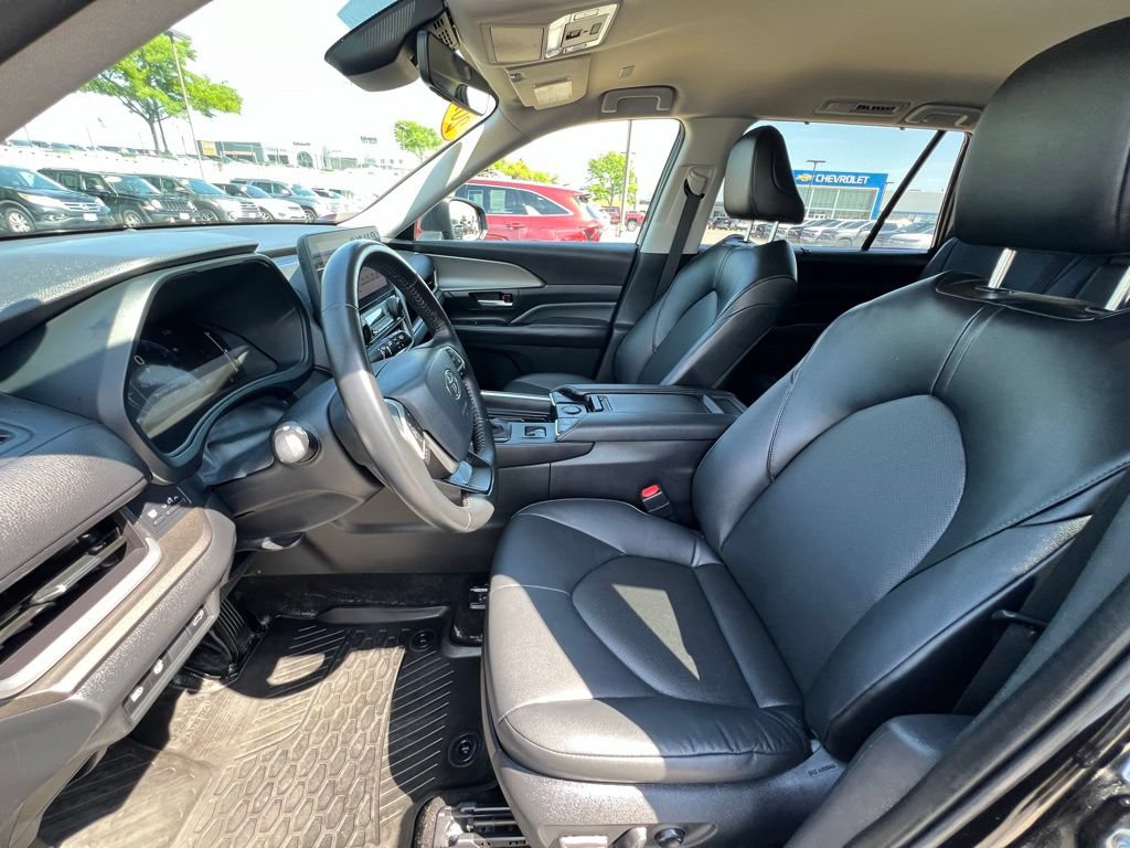 Used 2024 Toyota Grand Highlander AWD image 20