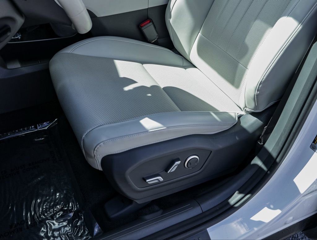 Used 2024 Hyundai Santa Fe SEL image 17