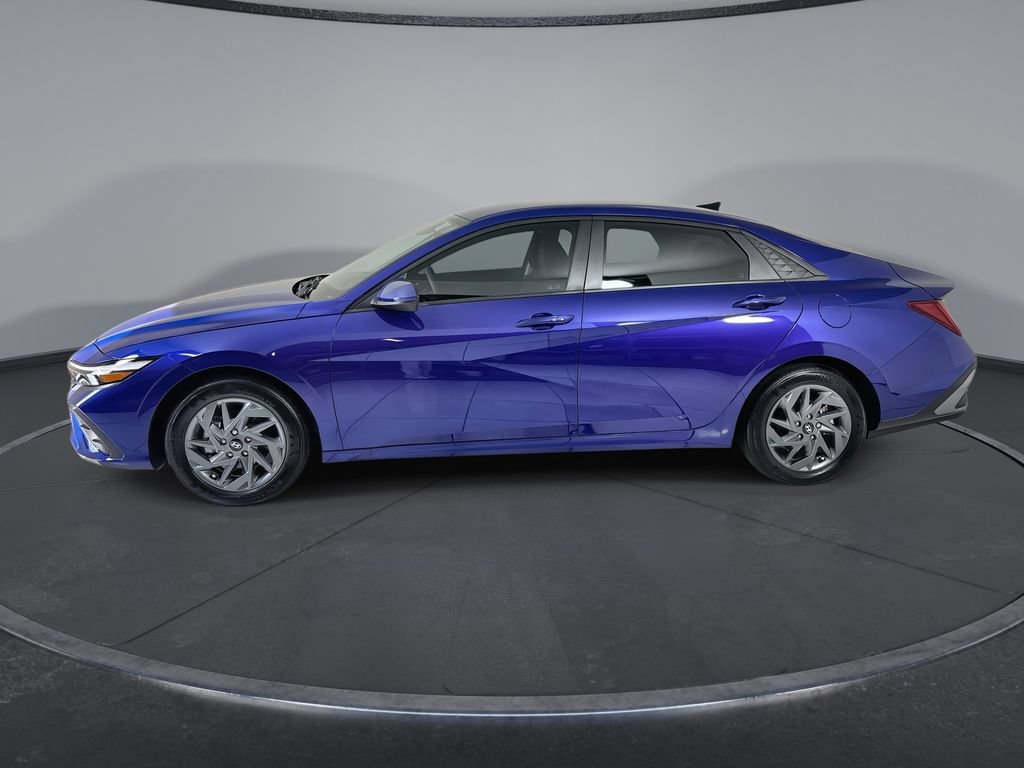 Certified 2025 Hyundai Elantra Hybrid FWD image 5