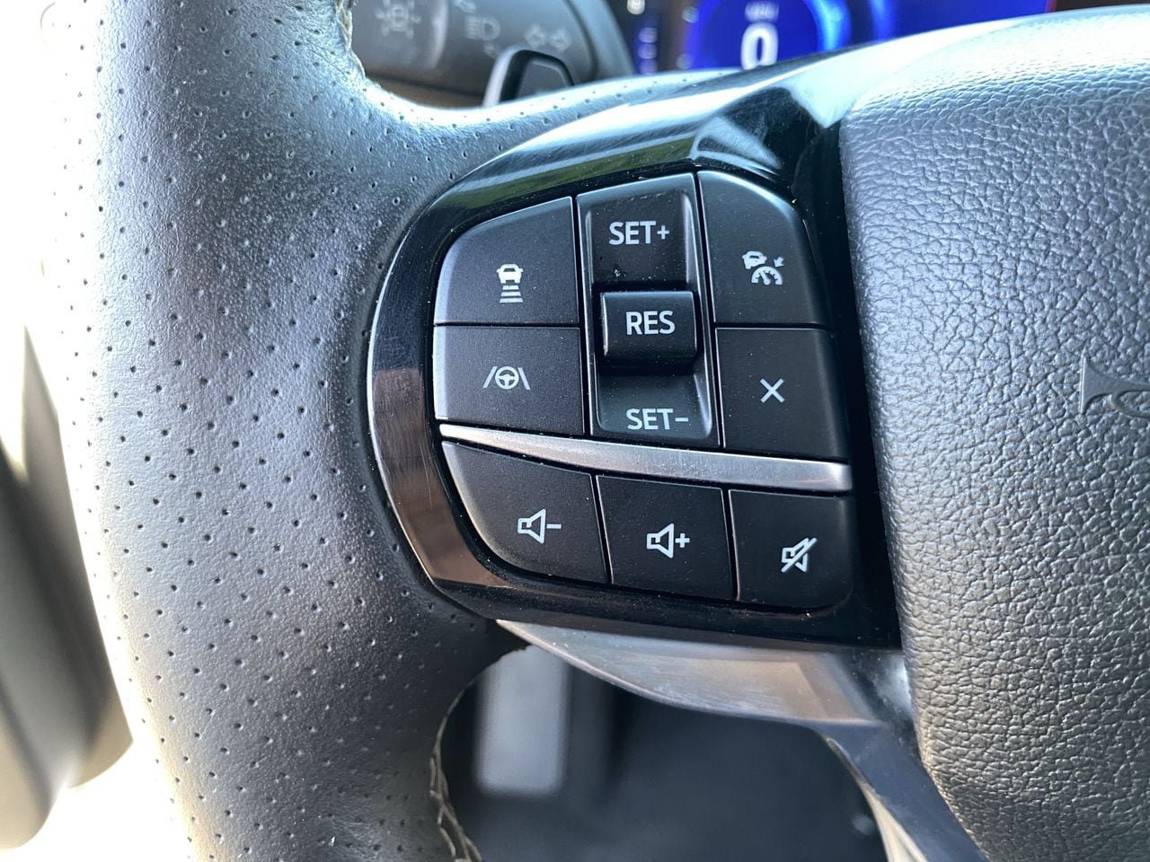 Used 2023 Ford Explorer ST w/ Equipment Group 401A AWD/4WD image 29