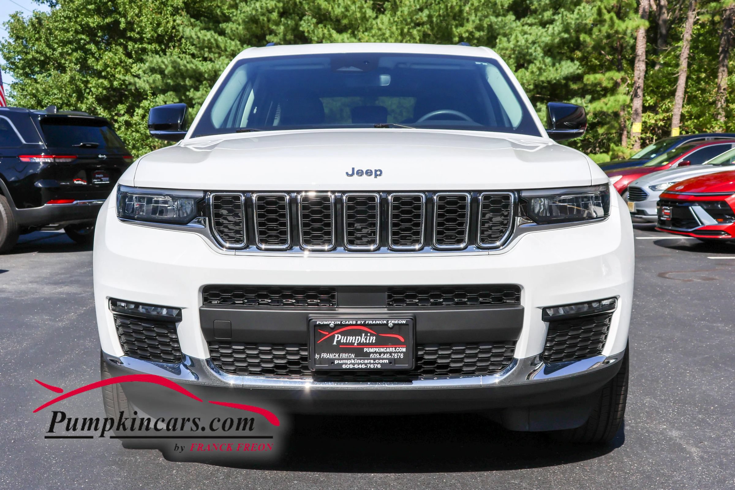 Used 2023 Jeep Grand Cherokee L Limited AWD/4WD image 8