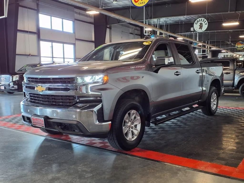 Used 2021 Chevrolet Silverado 1500 LT w/ Safety Package II AWD/4WD image 3