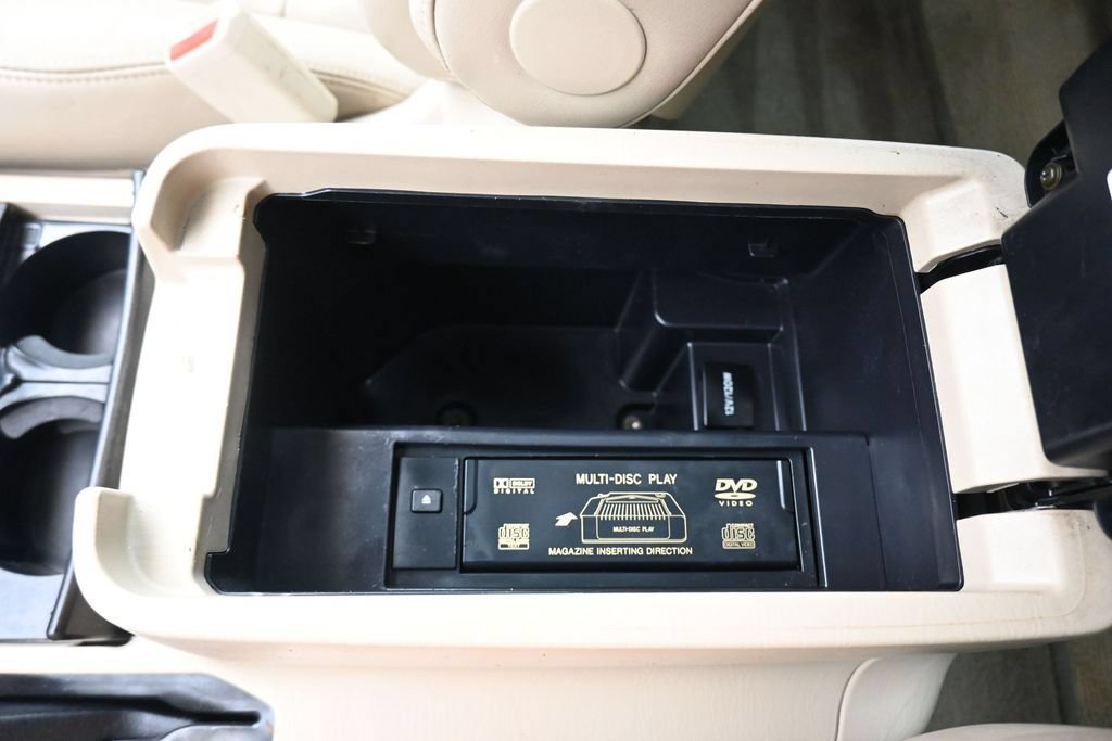 Used 2004 Toyota Land Cruiser AWD/4WD image 23