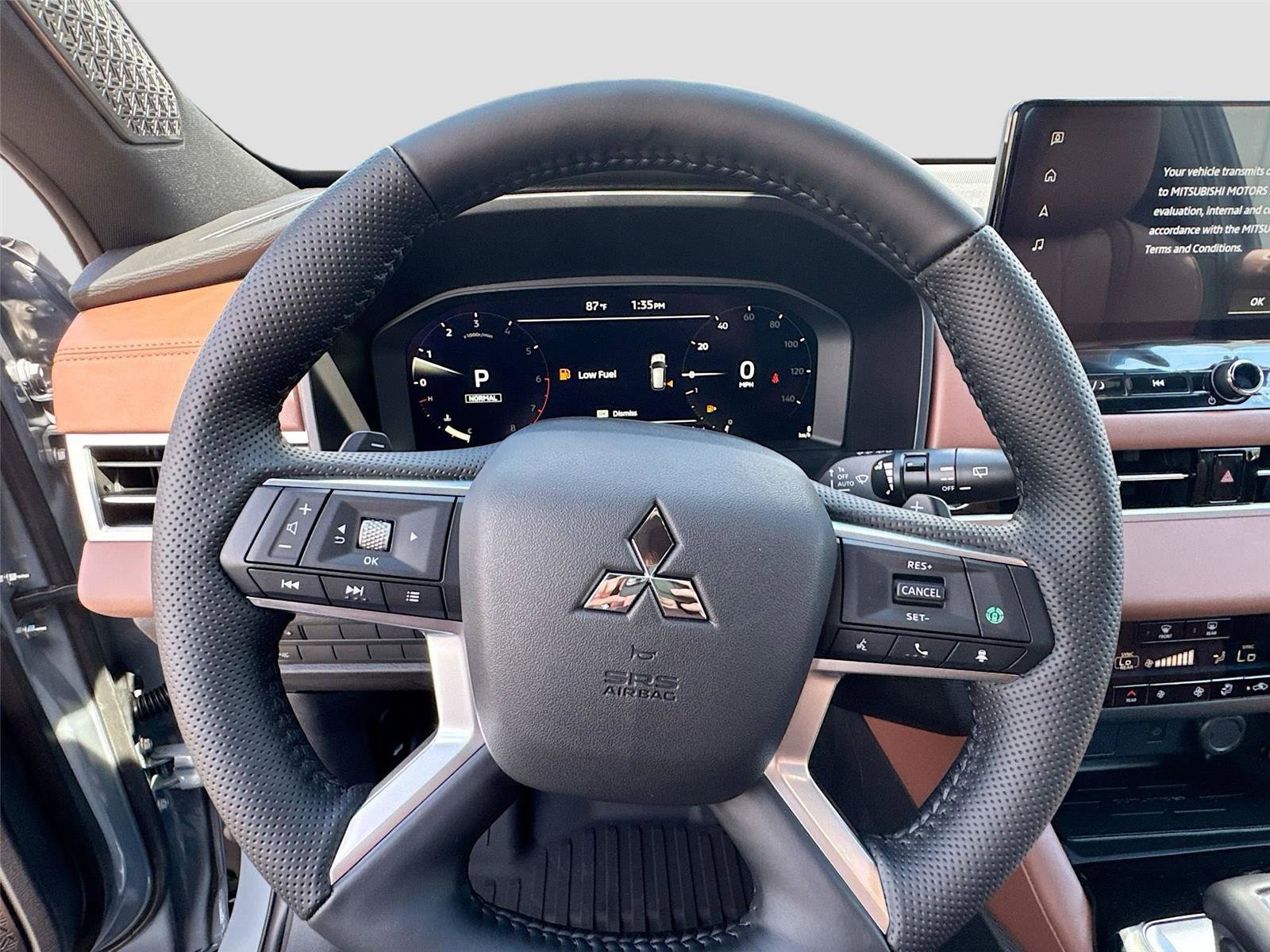 New 2025 Mitsubishi Outlander SEL image 11