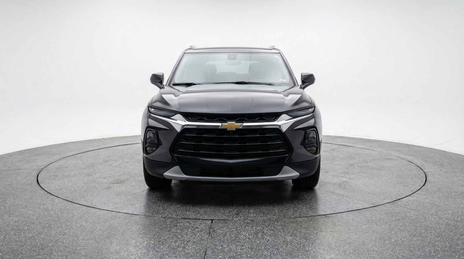 Used 2025 Chevrolet Blazer LT FWD image 2