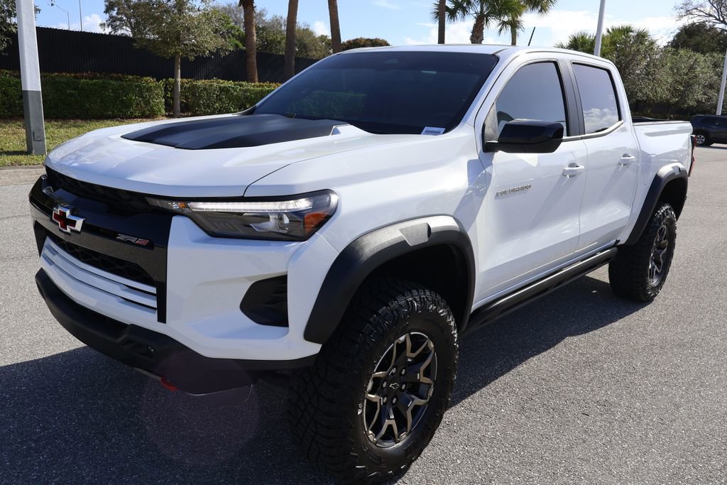 Used 2024 Chevrolet Colorado ZR2 w/ ZR2 Convenience Package III image 2