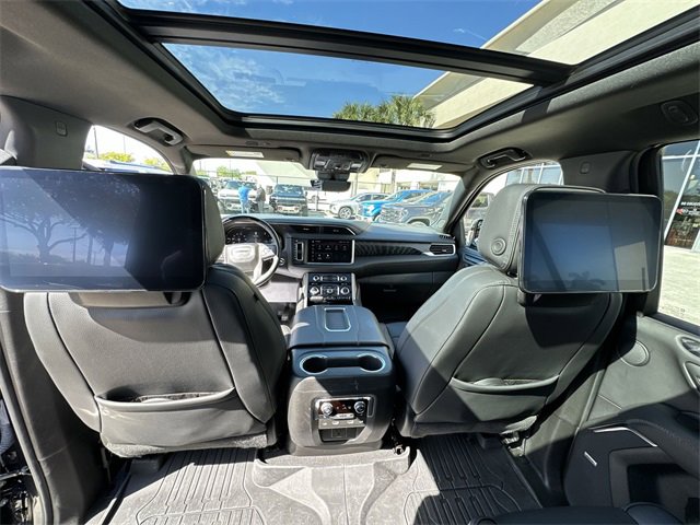 Used 2023 GMC Yukon Denali w/ Denali Reserve Package image 15