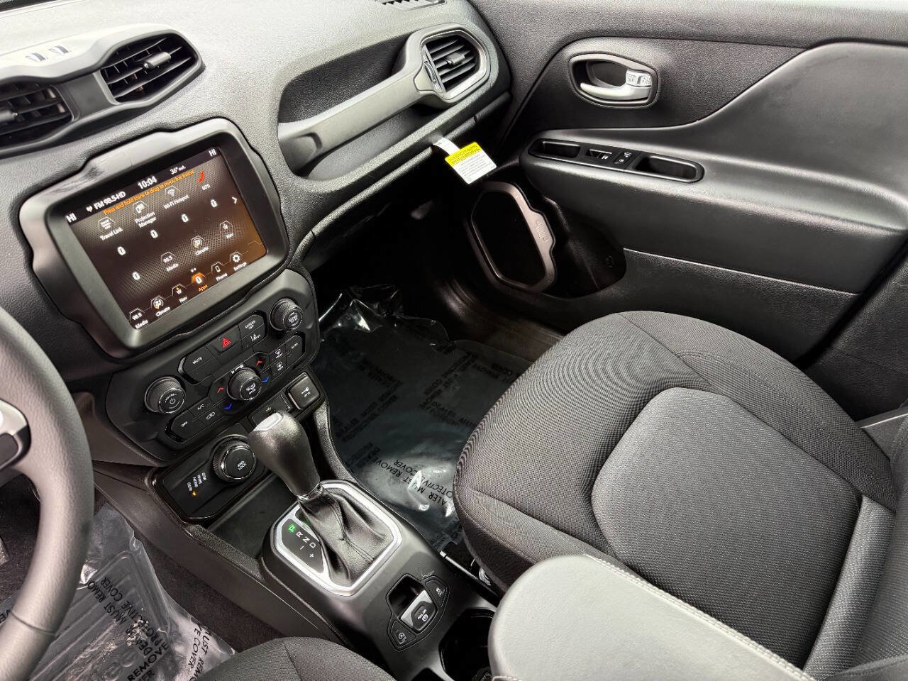 Used 2023 Jeep Renegade Latitude image 14