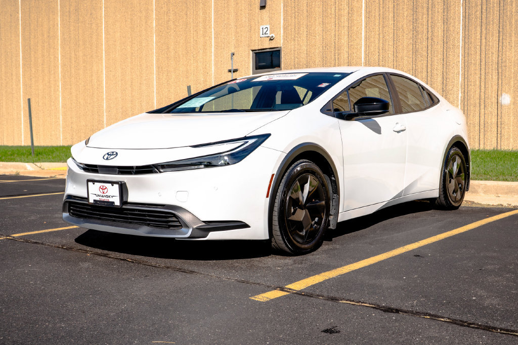 Used 2024 Toyota Prius Prime FWD image 4