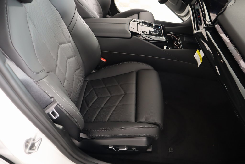 New 2025 BMW i5 xDrive40 w/ M Sport Package image 14
