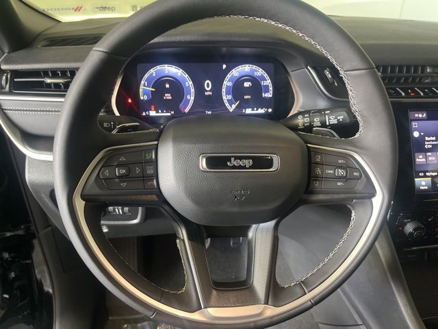 New 2025 Jeep Grand Cherokee Altitude image 12