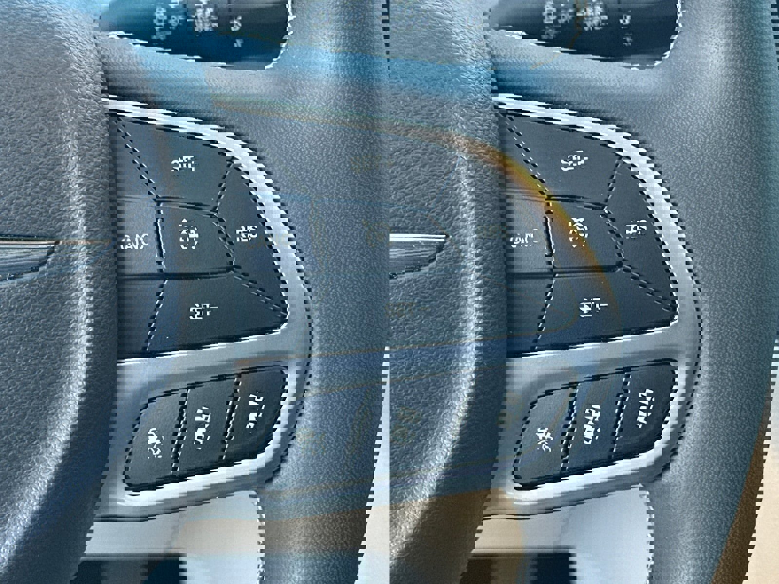 Used 2024 Chrysler Pacifica Touring-L image 25