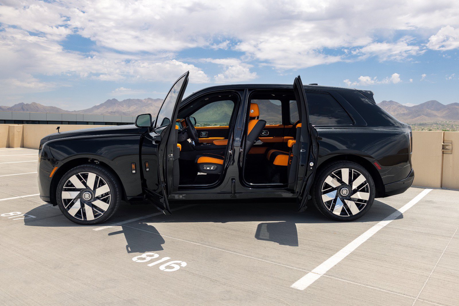 Used 2026 Rolls-Royce Cullinan AWD/4WD image 10