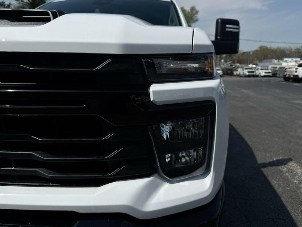 Used 2025 Chevrolet Silverado 2500 Custom w/ Custom Blackout Package image 10
