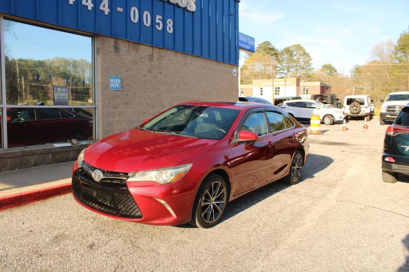 Used 2016 Toyota Camry XSE w/ Moonroof Package FWD image 3