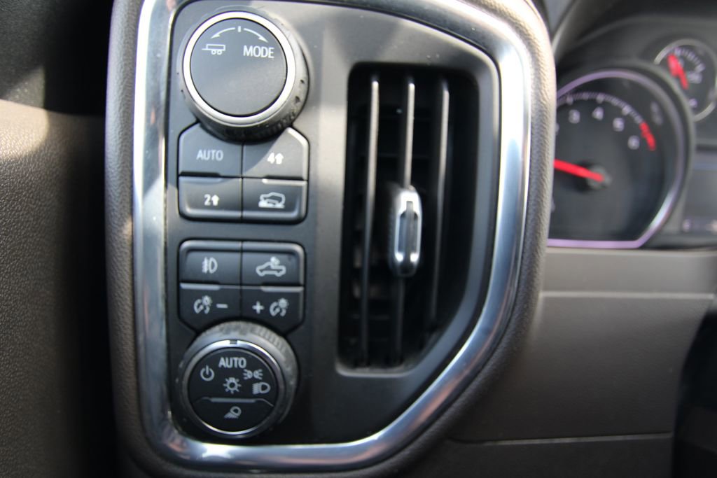 Used 2021 Chevrolet Silverado 1500 LTZ AWD/4WD image 24