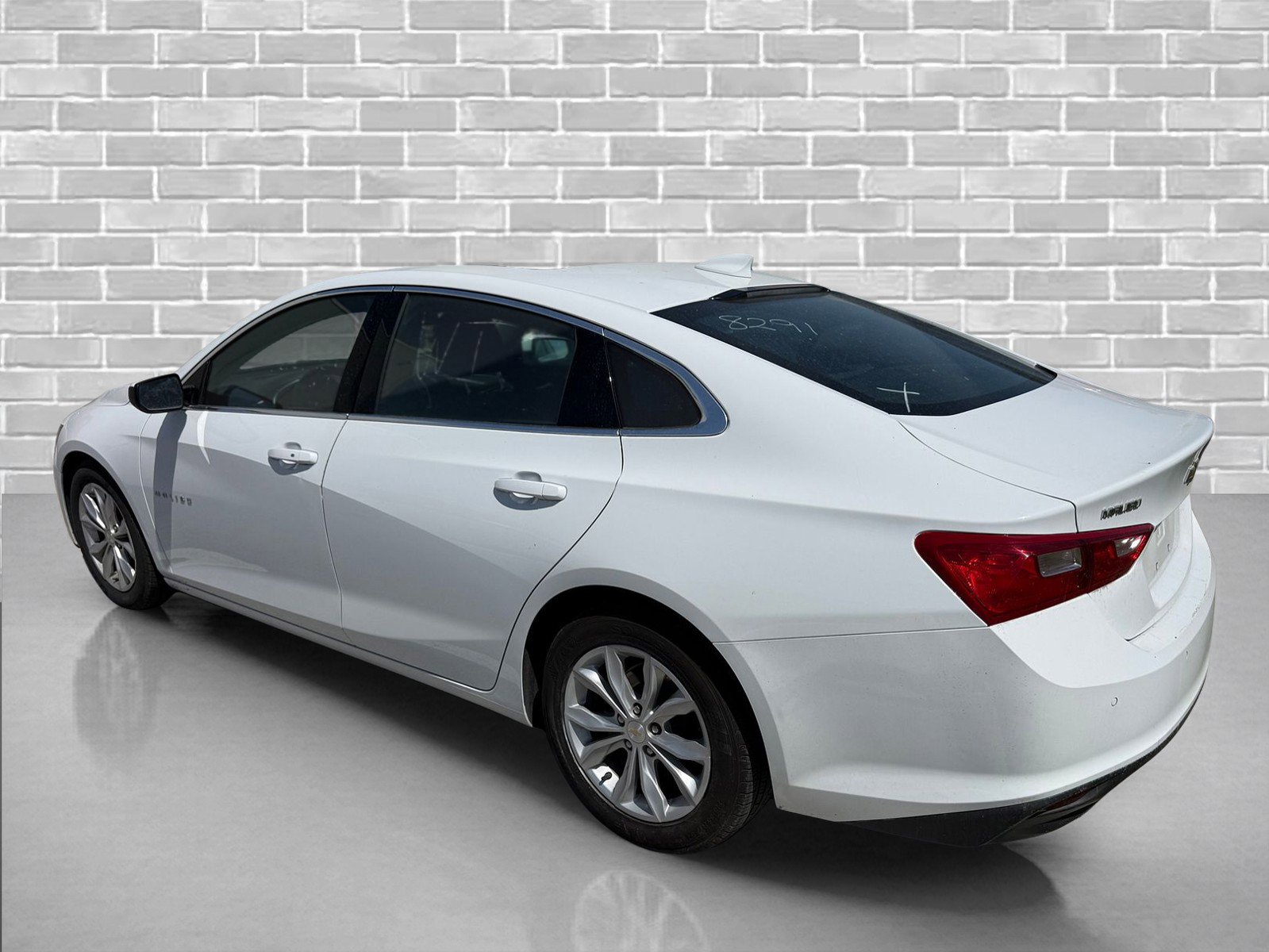 Used 2024 Chevrolet Malibu LT FWD image 2
