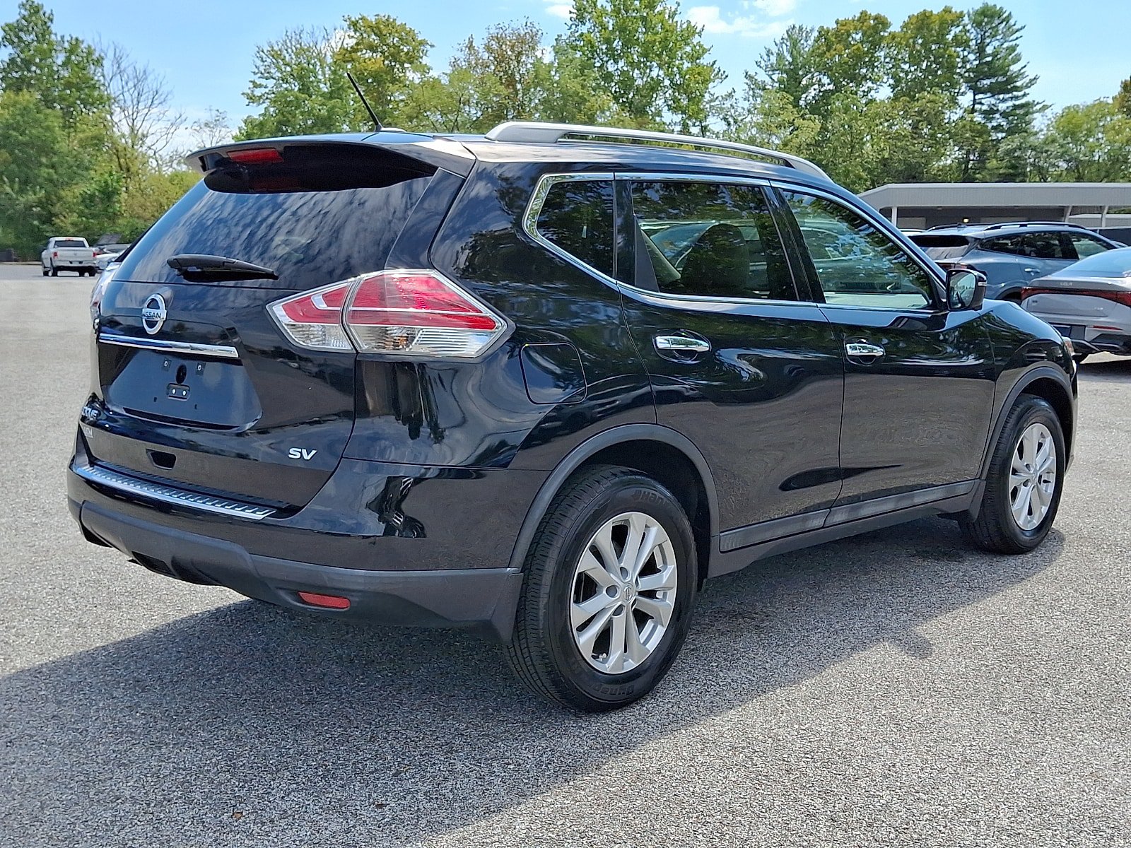 Used 2016 Nissan Rogue SV w/ SV Premium Package FWD image 5