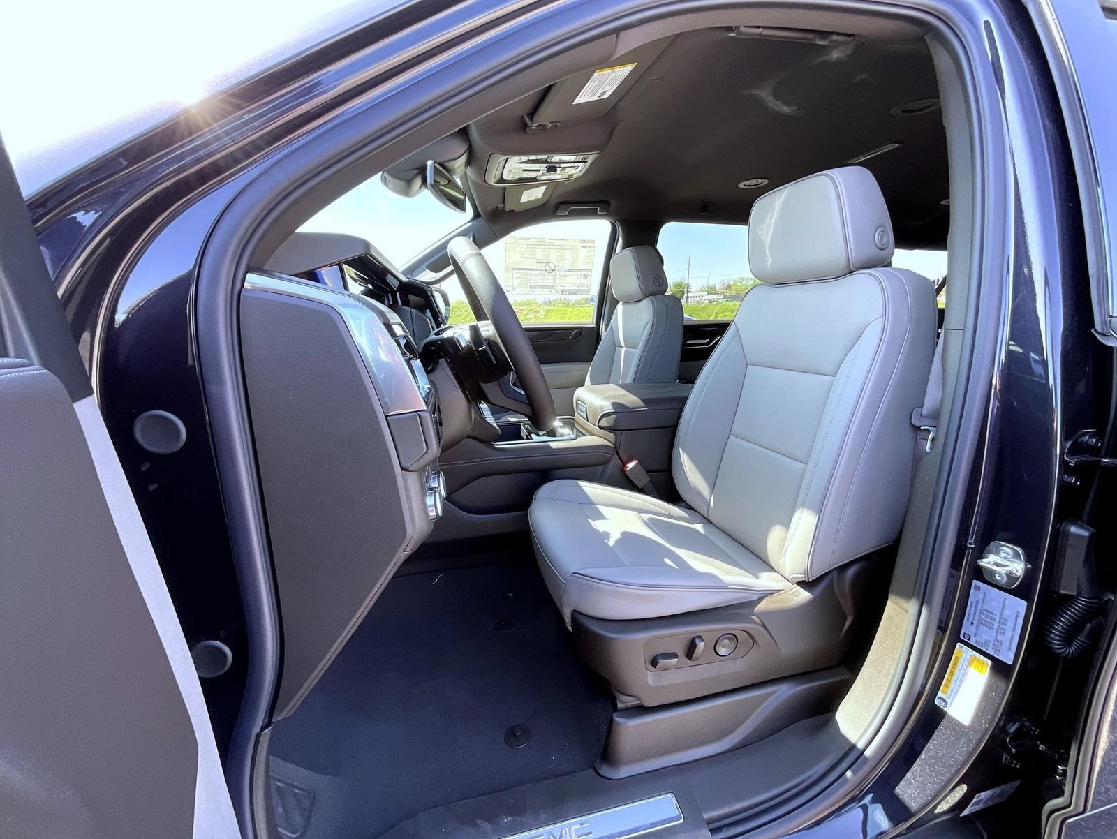 New 2026 GMC Yukon XL Elevation AWD/4WD image 10