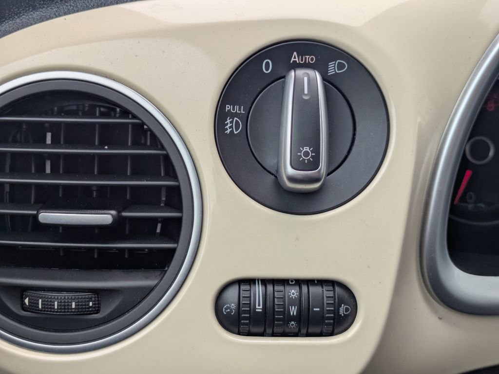 Used 2019 Volkswagen Beetle 2.0T Final Edition SEL image 23