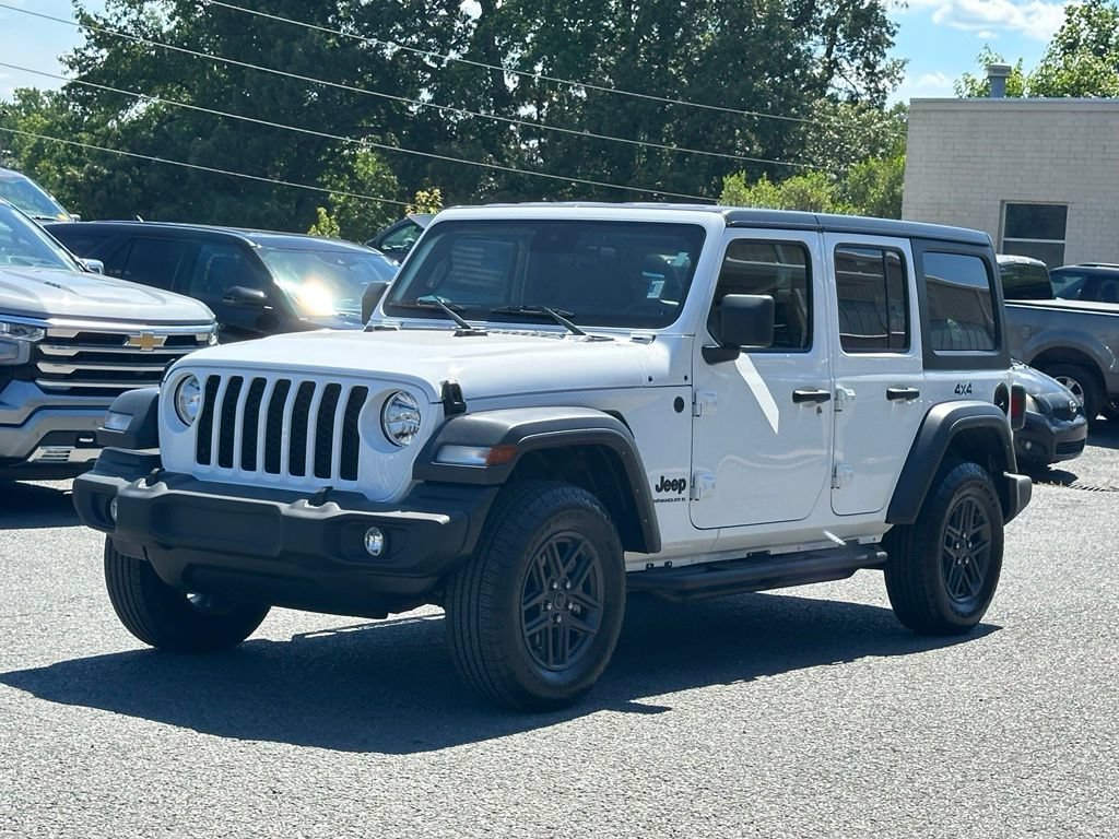 Used 2024 Jeep Wrangler Unlimited Sport AWD/4WD image 2