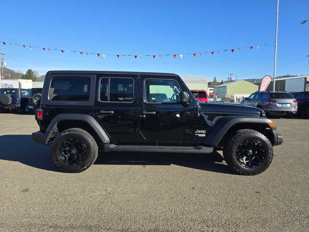 Used 2018 Jeep Wrangler Unlimited Sport w/ Technology Group image 6