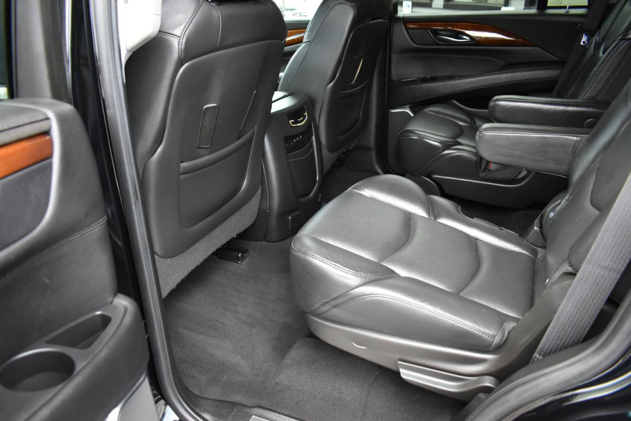 Used 2019 Cadillac Escalade Premium Luxury RWD image 25