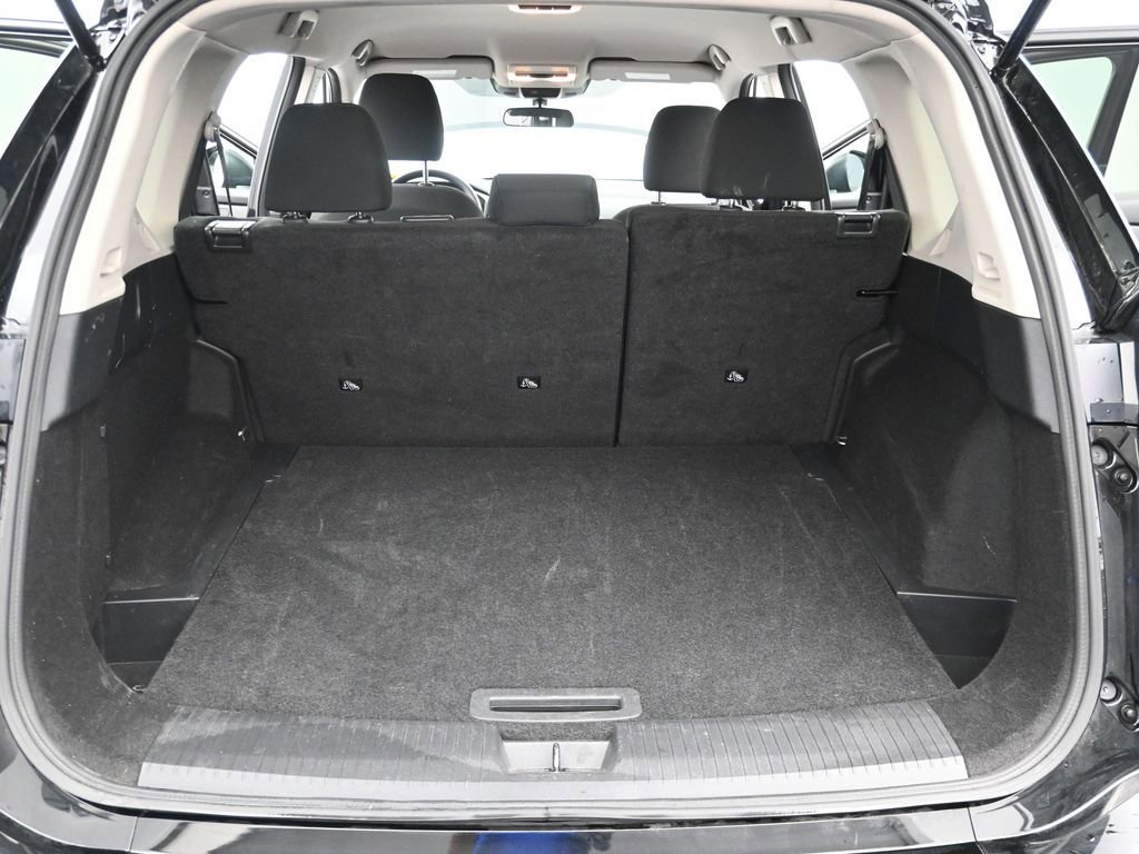 Used 2024 Nissan Rogue S image 11