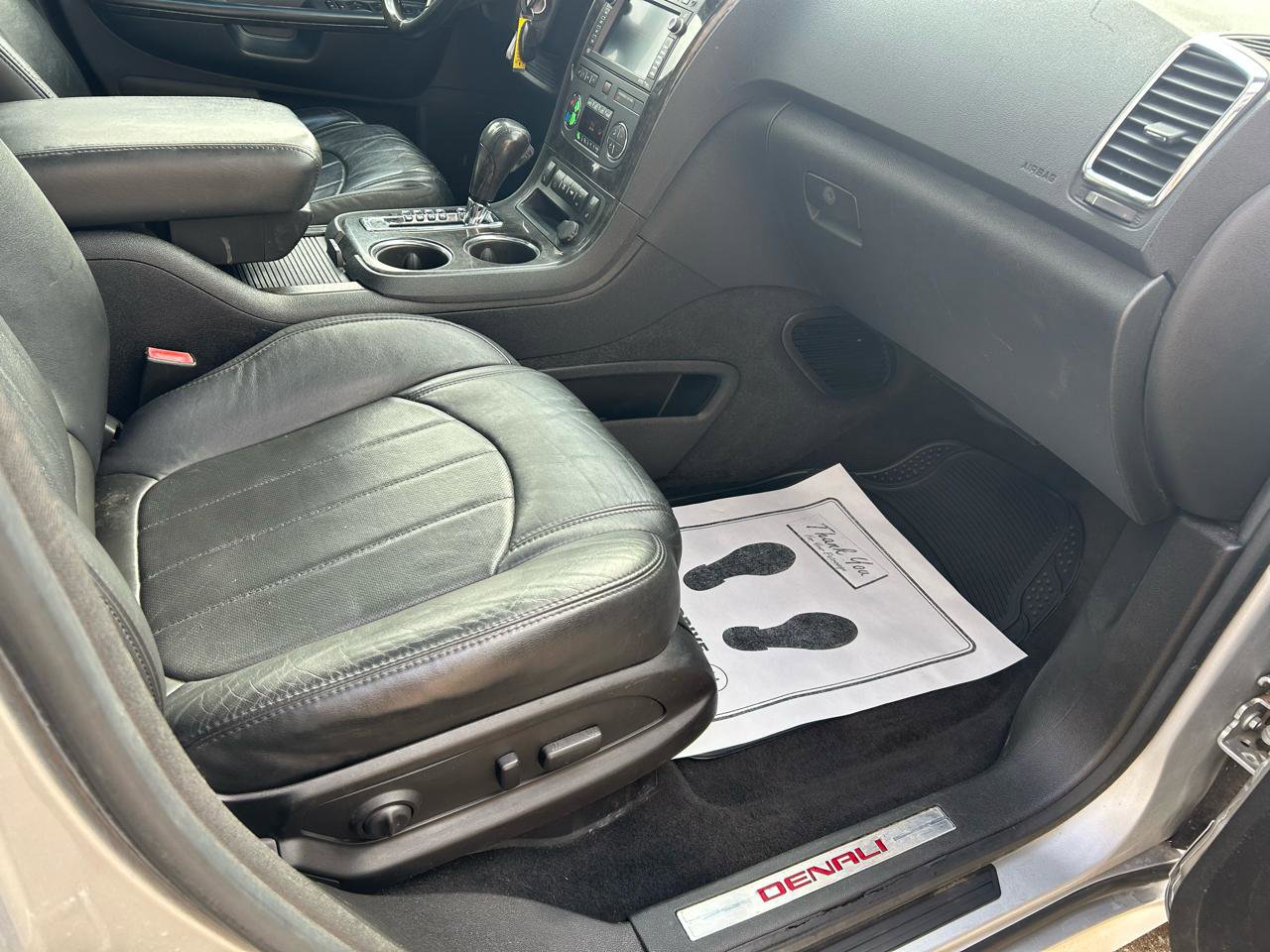 Used 2011 GMC Acadia Denali image 12