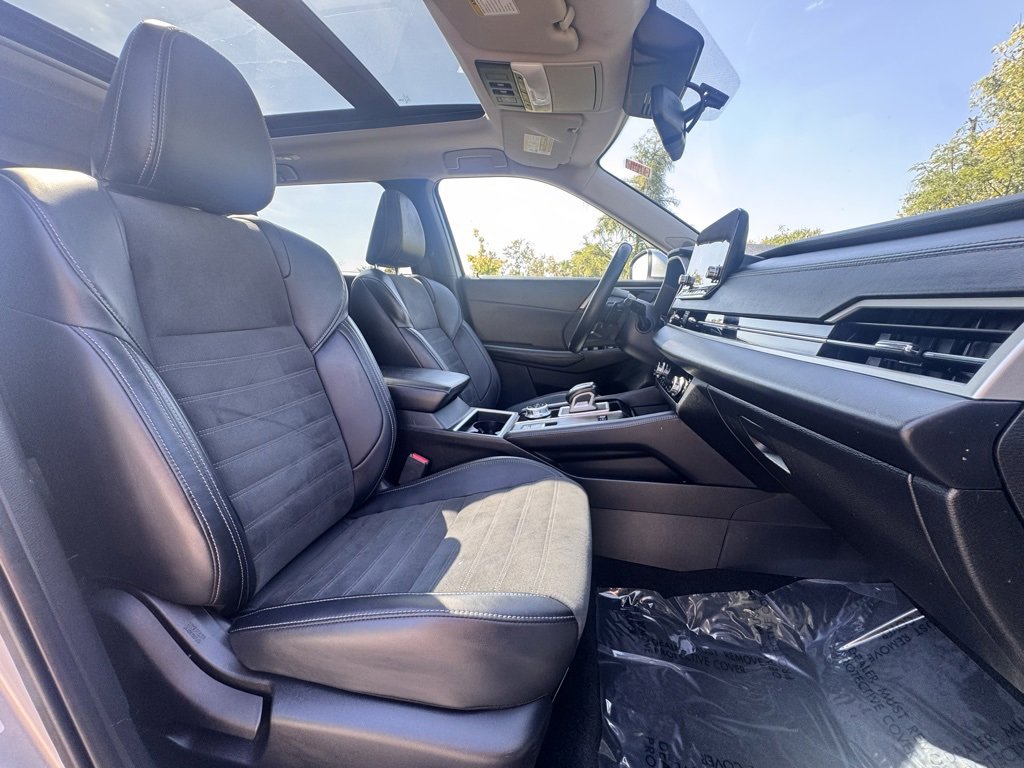 Used 2023 Mitsubishi Outlander 4WD image 29