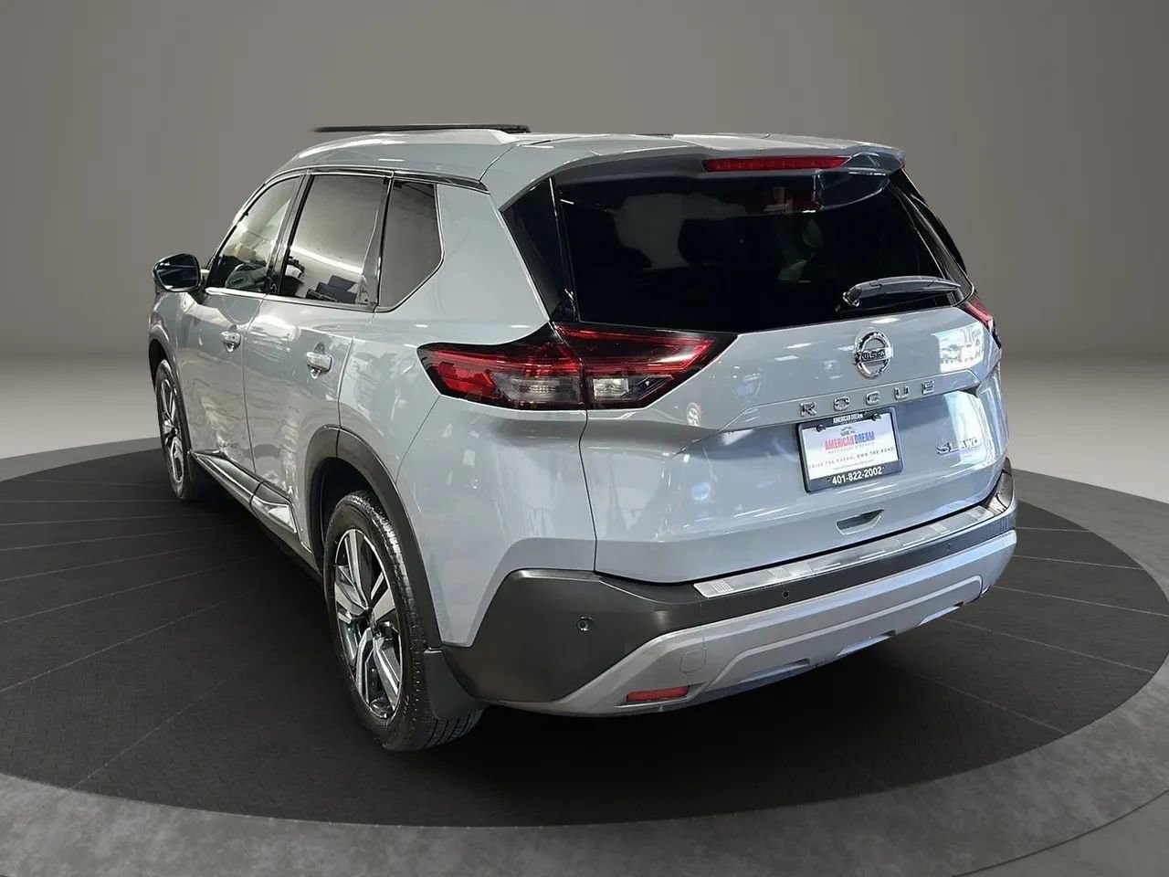 Used 2021 Nissan Rogue SL w/ Premium Package image 3