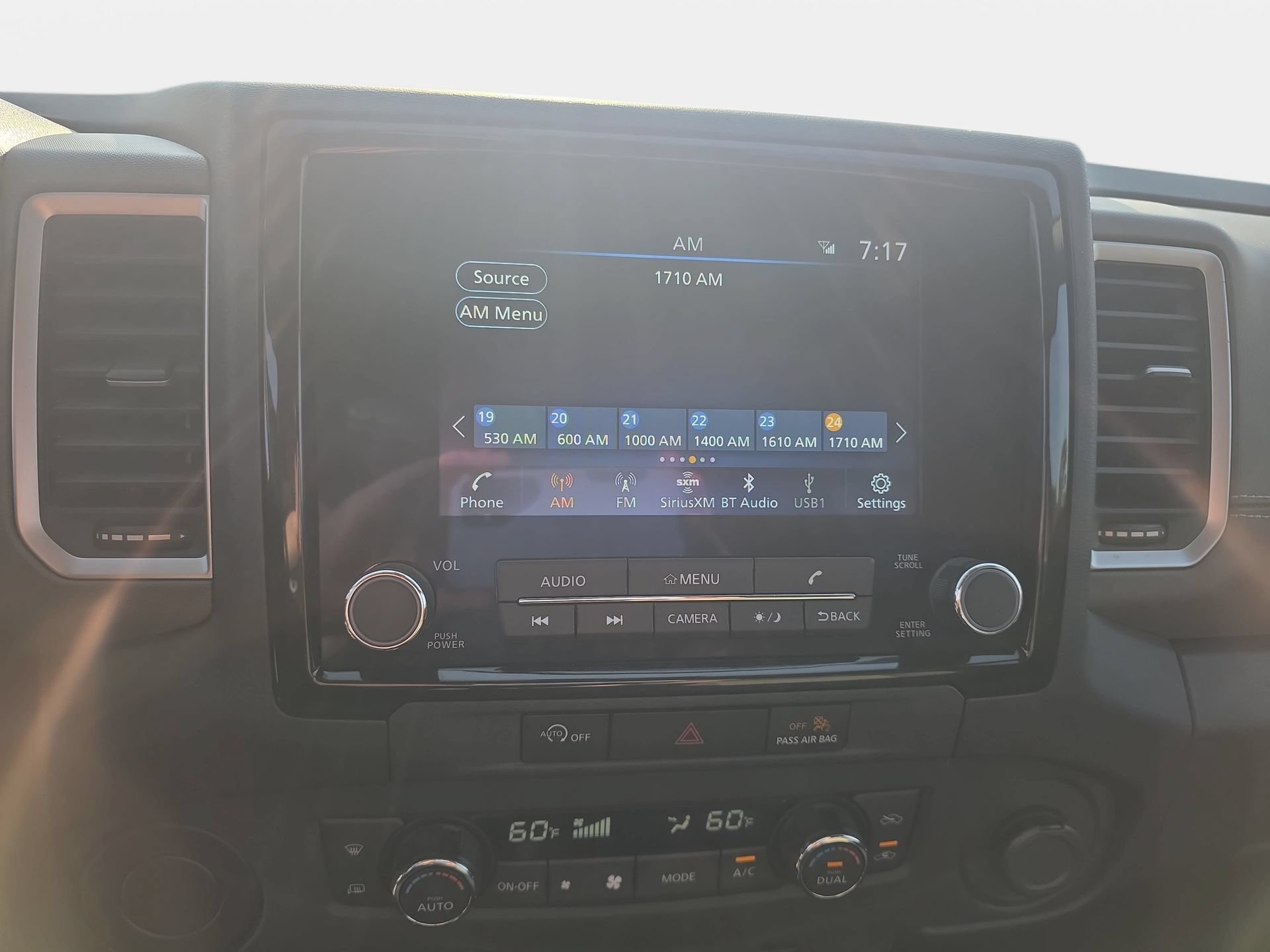 Used 2024 Nissan Frontier SV w/ Technology Package RWD image 21