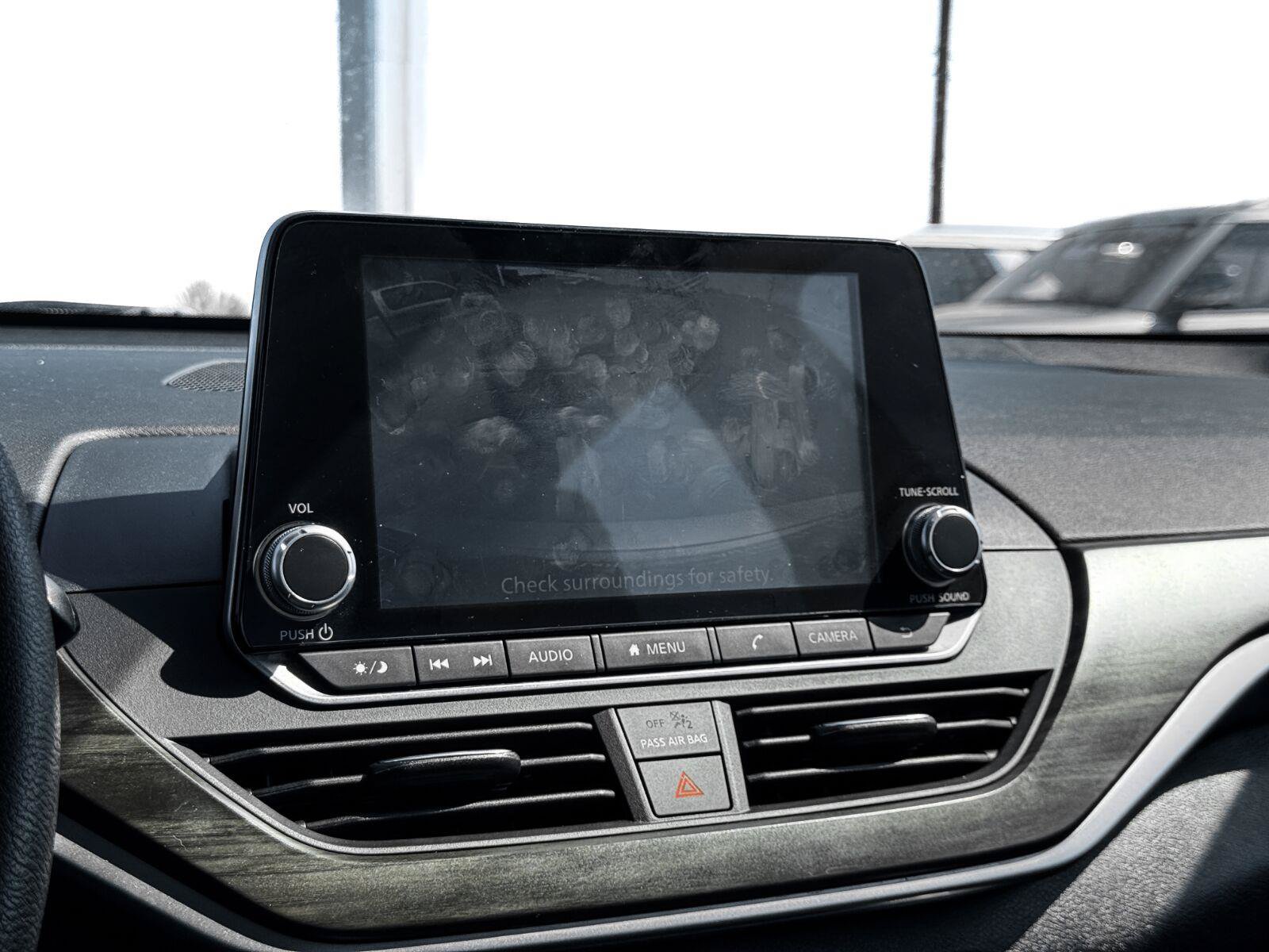 Used 2024 Nissan Altima 2.5 SV FWD image 19