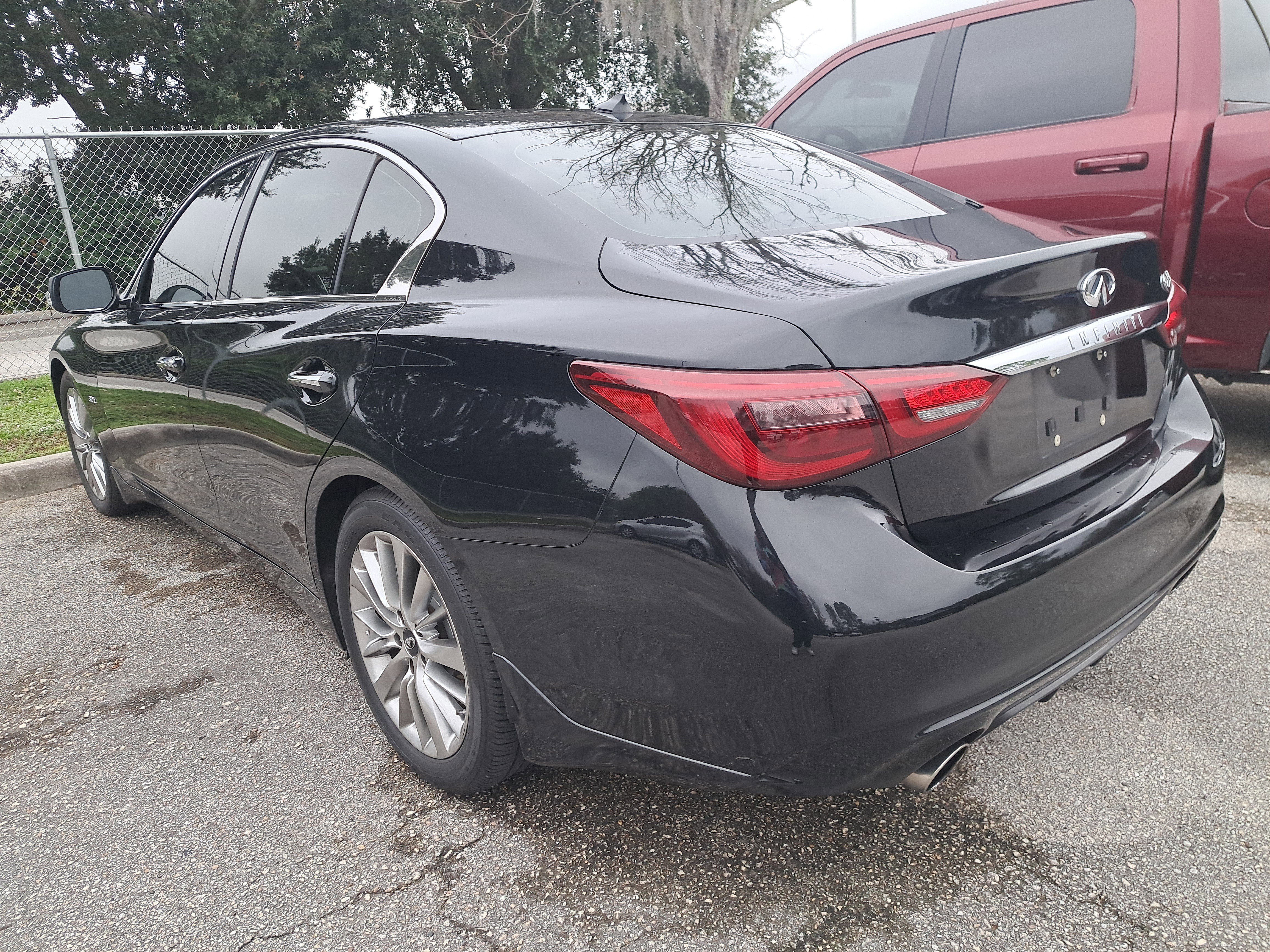 Used 2018 INFINITI Q50 Luxe w/ Essential Package (3.0T Luxe) image 4