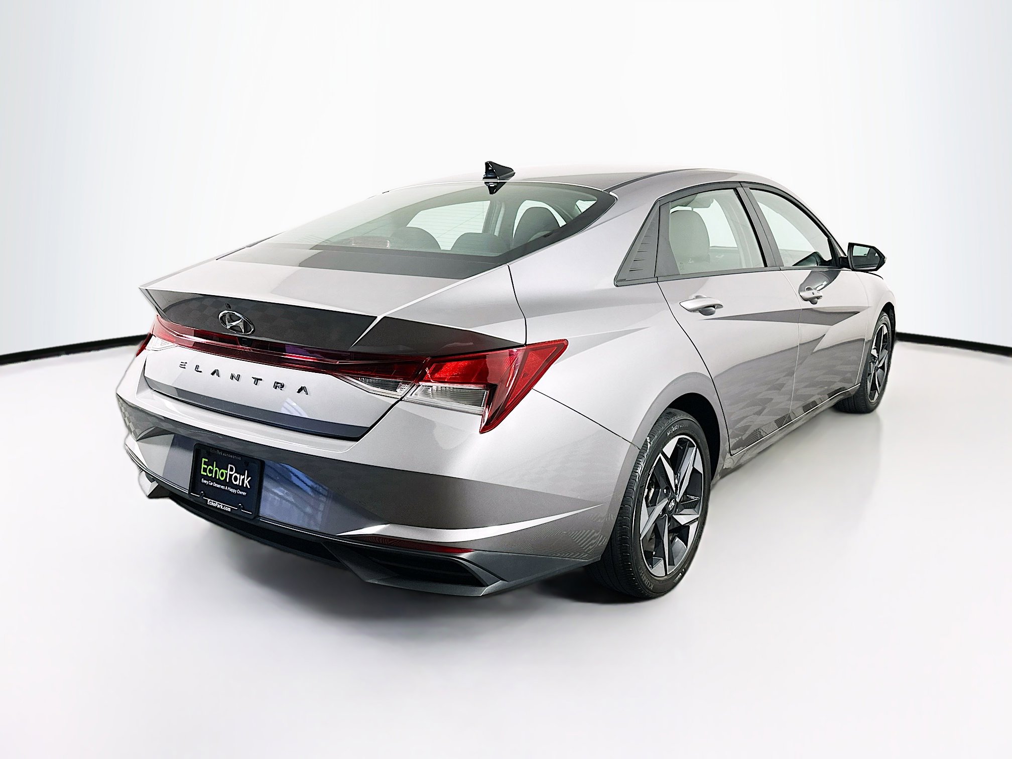 Used 2023 Hyundai Elantra SEL w/ Convenience Package FWD image 9