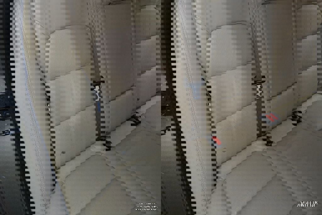 Used 2010 Volvo XC70 3.2 image 24