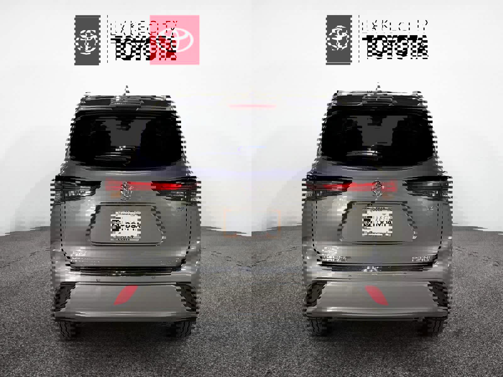 New 2026 Toyota Highlander Platinum image 4