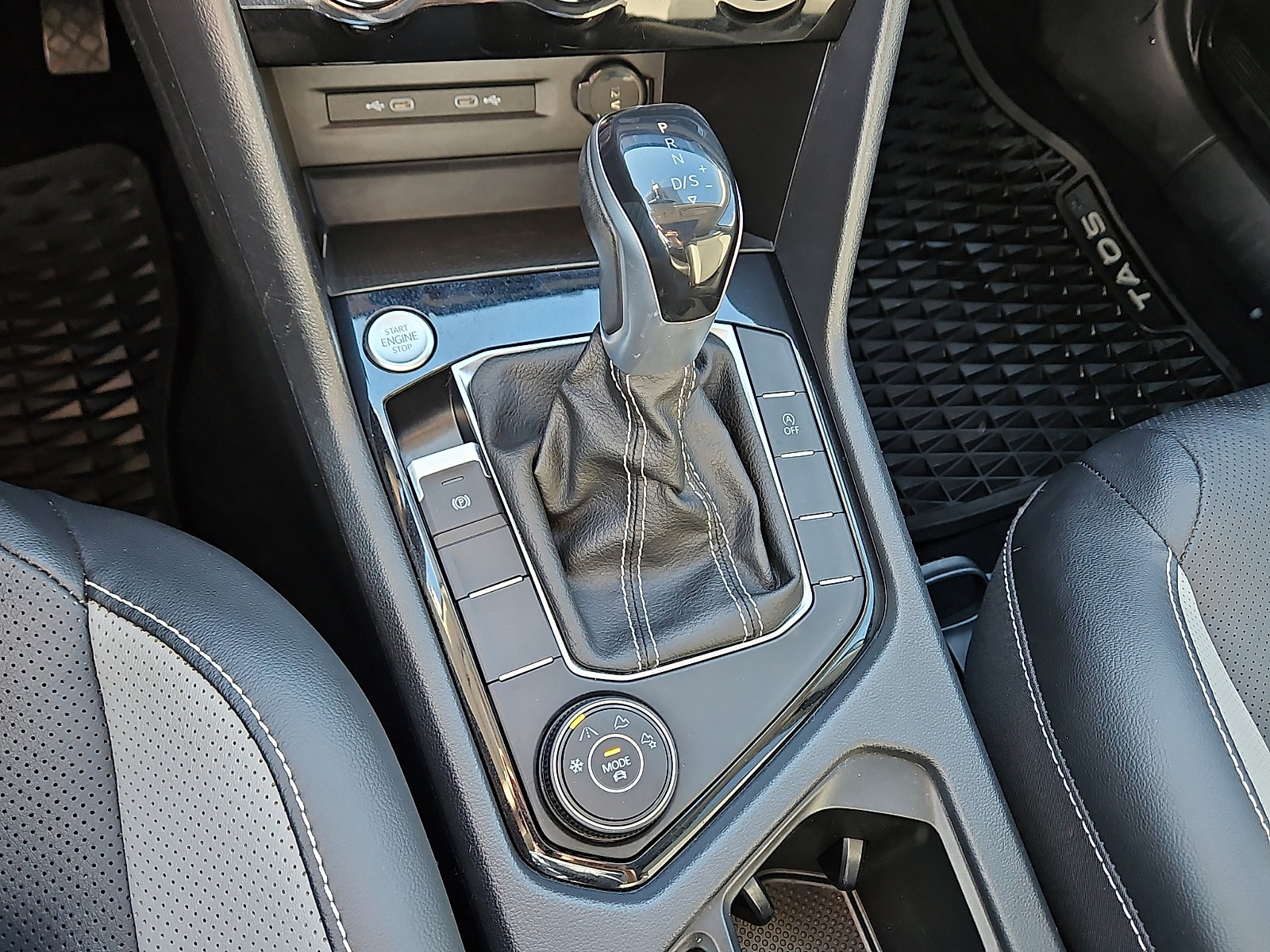 Certified 2022 Volkswagen Taos SEL w/ Panoramic Sunroof Package image 14