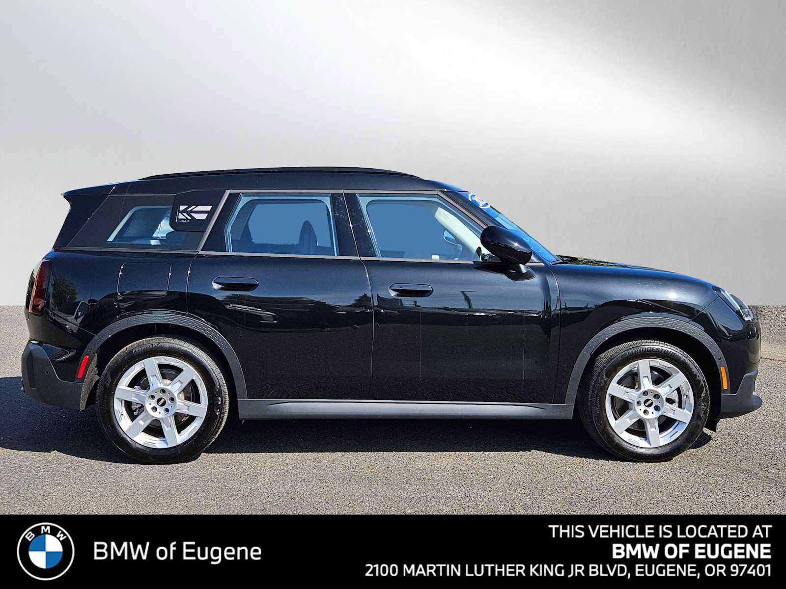 Used 2025 MINI Cooper Countryman SE AWD/4WD image 2
