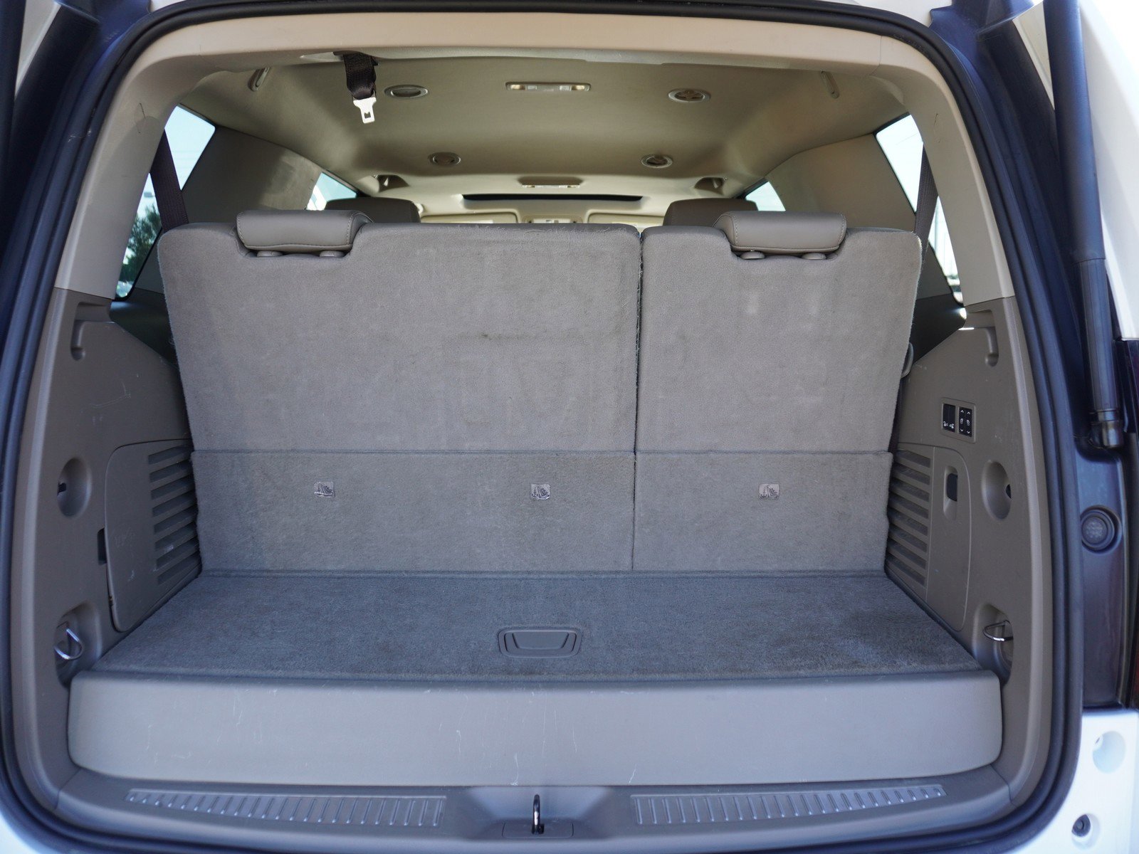 Used 2020 Chevrolet Tahoe Premier w/ Max Trailering Package image 12